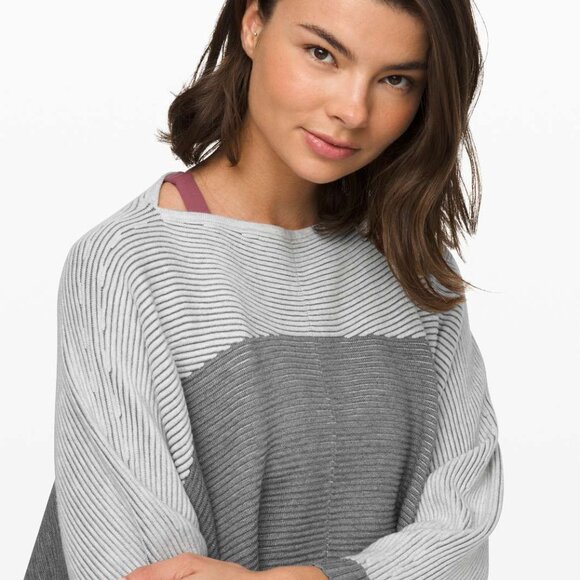 Lululemon It All Lines Up Poncho Heathered Core Ultra Light Grey One Size - Picture 3 of 8